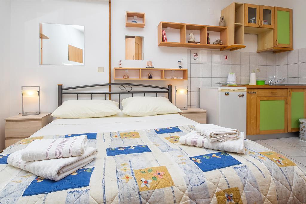 Guesthouse Teta Palmina Split Exterior photo