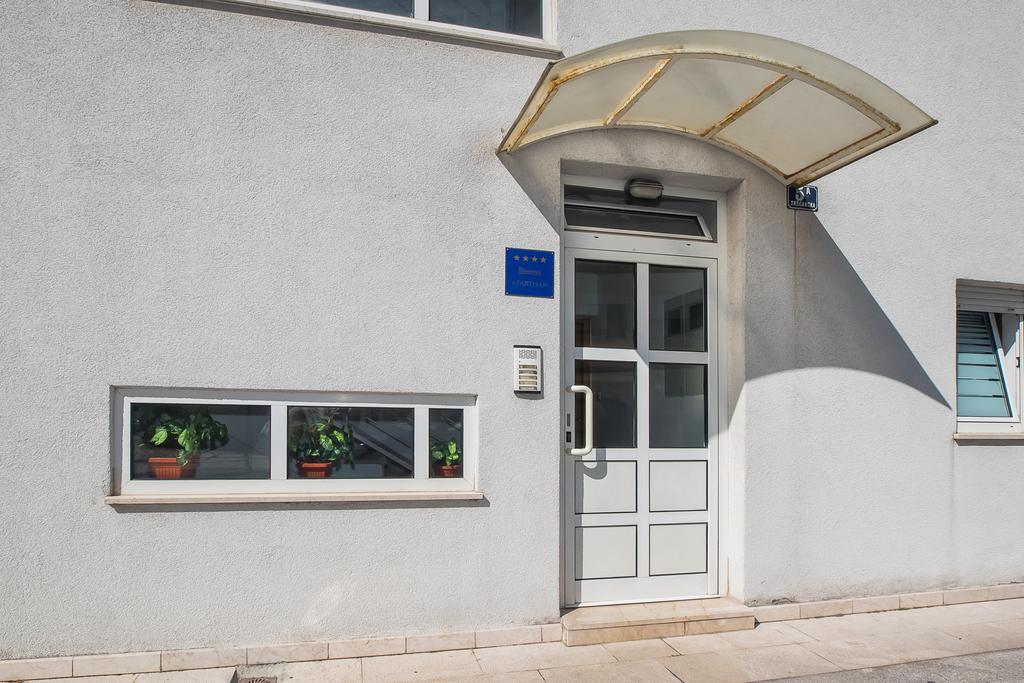 Guesthouse Teta Palmina Split Exterior photo