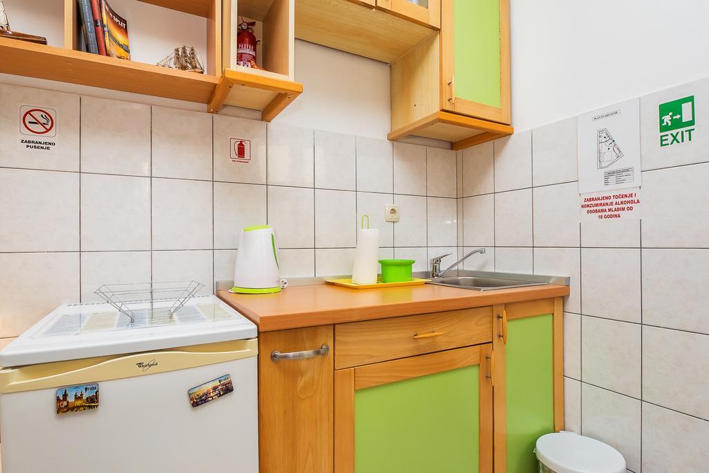 Guesthouse Teta Palmina Split Exterior photo